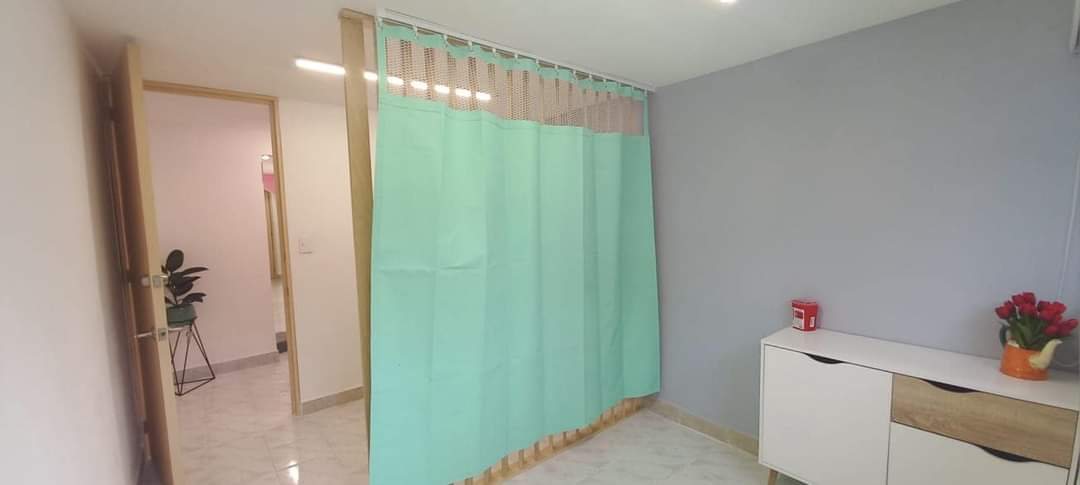 Cortina antibacterial menta en consultorio